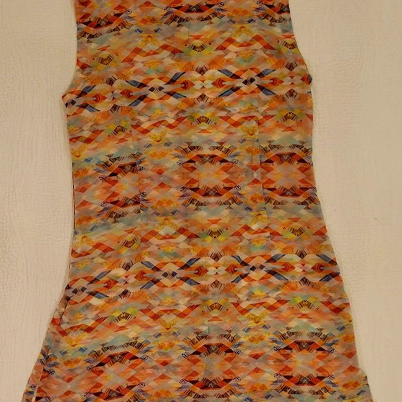 Size XS: CAbi Avery Tunic Style 760 - Picture 3 of 4